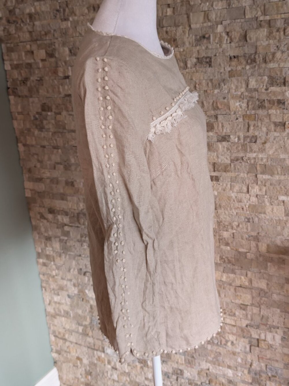 J.Crew 100% Linen Pom Pom Fringe Blouse Top Size 0 Beige Shell Button Boho Luxe - Picture 3 of 10